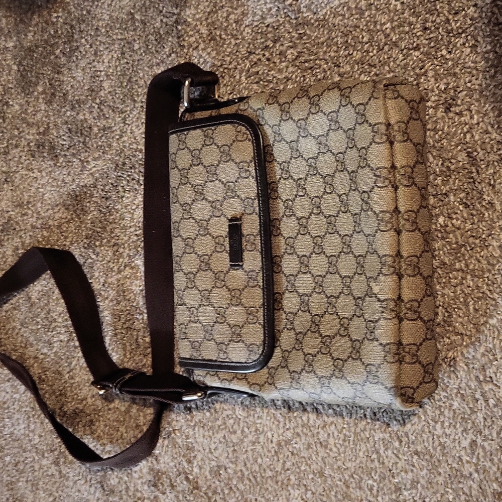 Authentic Gucci crossbody